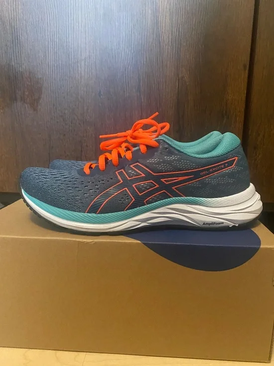 ASICS Running Shoes - Picture 6 of 7